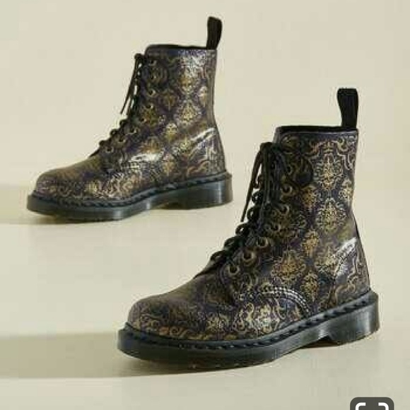 dr martens manhattan